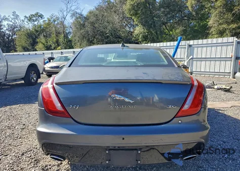 2016 Jaguar Xj z USA, uszkodzony, nr VIN SAJWA1C74G8V96443
